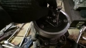 КАК СНЯТЬ МУФТУ КОНДИЦИОНЕРА,КАТОРАЯ ЗАКИПЕЛА,НА РЕНО САНДЕРО,ЛОГАН..