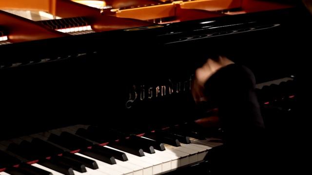 Liszt Un Sospiro Concert Étude No. 3 Valentina Lisitsa смотреть онлайн