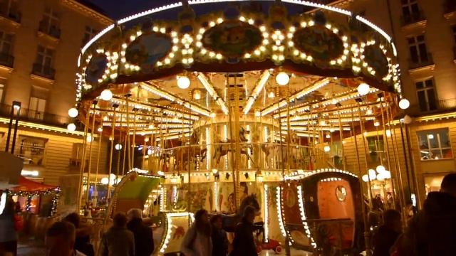 Рождественская карусель в городе Нант смотреть онлайн
