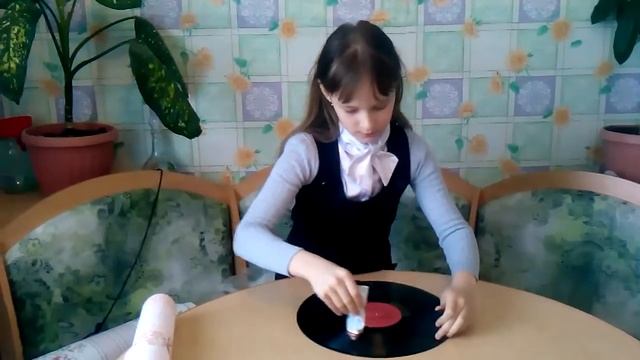 Как сделать из старых пластинок подарок на 8 марта смотреть онлайн