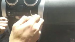 как можно снять магнитофон с лада ларгуса