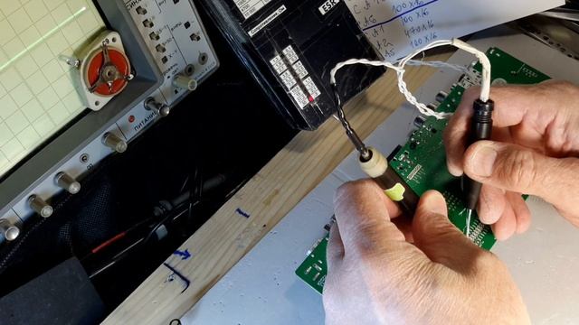 Проверка 17 конденсаторов за 2 минуты, Невыпаивая смотреть онлайн
