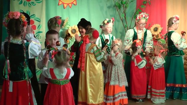 "Без баяна" - отчетный детского Народного казачьего ансамбля "Младушка".Вилчинск, 2019 смотреть онлайн