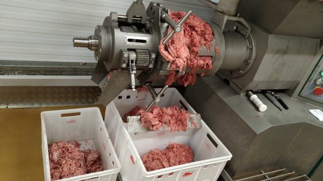 Запуск в работу нового сепаратора (пресса) мехобвалки птицы SUNBY 180 смотреть онлайн