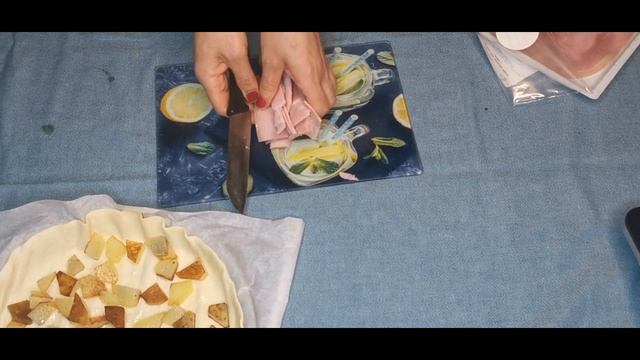 Быстрый и легкий пирог из слоеного теста с картофелем смотреть онлайн