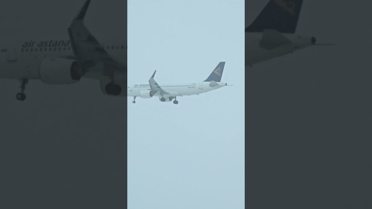 The plane lands in a snow storm. #sky #airport #astana #nqz #kz #airastana #airbus #snow #snowfall смотреть онлайн