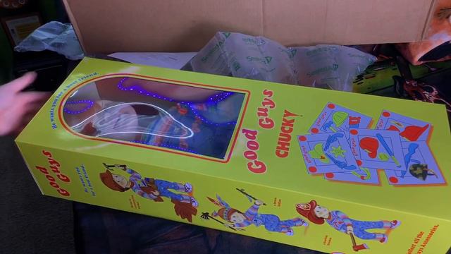 Good Guys CHUCKY Doll (Spirit Halloween) UNBOXING + REVIEW смотреть онлайн