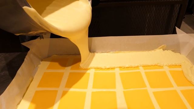 치즈 대왕카스테라, 생크림 대왕카스테라 / cheese giant castella, cream giant castella - korean street food смотреть онлайн