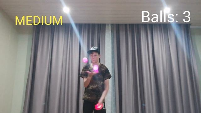 EASY MEDIUM HARD juggling TRICKS with 3-5 balls смотреть онлайн