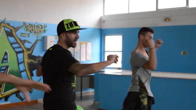 SI FUERAS MIA GRUPO EXTRA ZUMBA BY: RICKY ANDRADE , VITOR SILVA , ANDRE ALVES смотреть онлайн