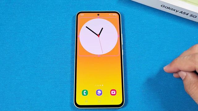 How to add clock widget on home screen for Samsung Galaxy A54 Android 13 phone смотреть онлайн