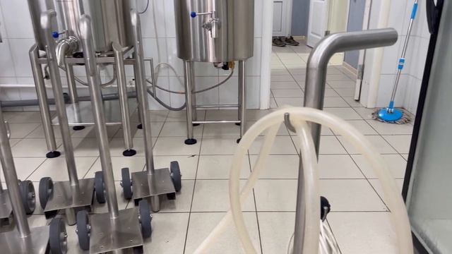 Насос самовсасывающий для молока, сыворотки, химических растворов смотреть онлайн