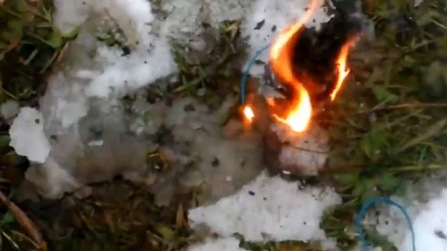 Добавляю плавленые резинки в бутылку с холодной водой смотреть онлайн