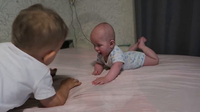 **РАЗВИТИЕ РЕБЁНКА В 6 МЕСЯЦЕВ**ФОТО ОТ 0 ДО 6** #P-ONLINE смотреть онлайн