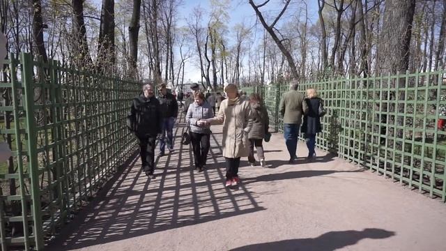 Дар Земли / Летний сад смотреть онлайн