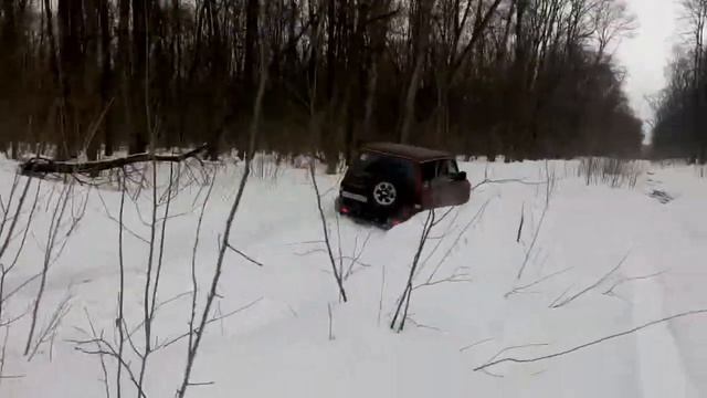 Монстр Pajero 2 штурмует сугробы. смотреть онлайн