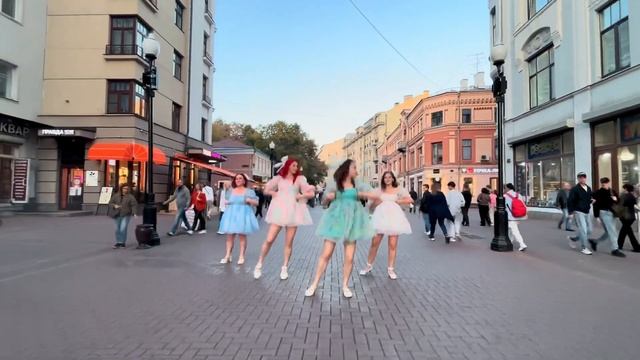 [K-POP ON PUBLIC/ONE TAKE] WJSN CHOCOME - HMPH! смотреть онлайн