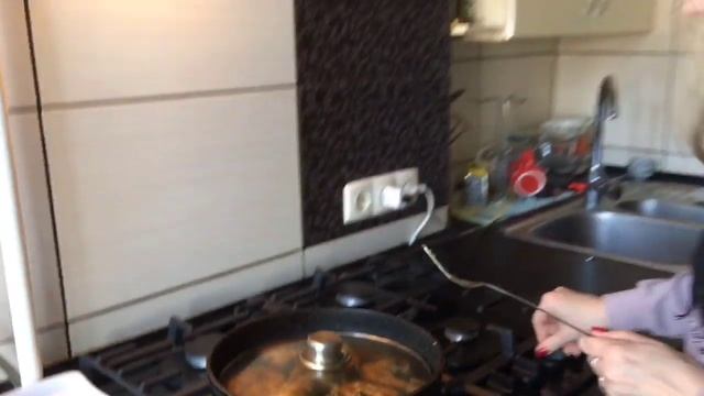 Жареный ПЕЛЕНГАС (КЕФАЛЬ) на сковороде с овощами, как правильно жарить рыбу смотреть онлайн