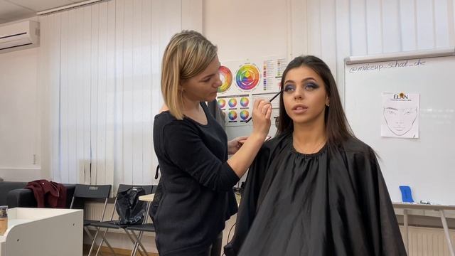 МАКИЯЖ ? И ПРИЧЁСКА ??♀️/ ИДУ В ШКОЛУ ВИЗАЖА ?? смотреть онлайн