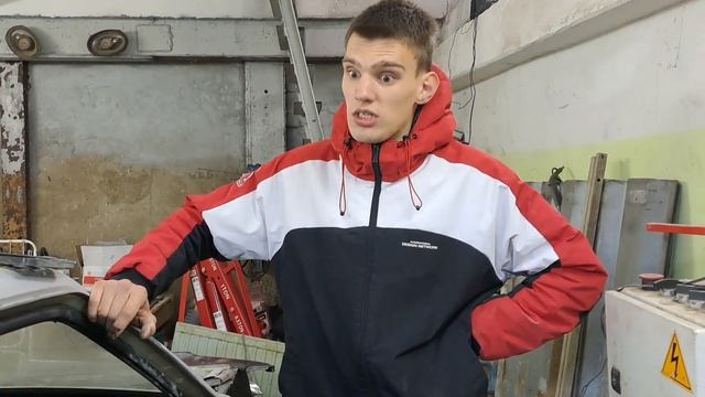 Ремонт ваза идёт полным ходом... смотреть онлайн