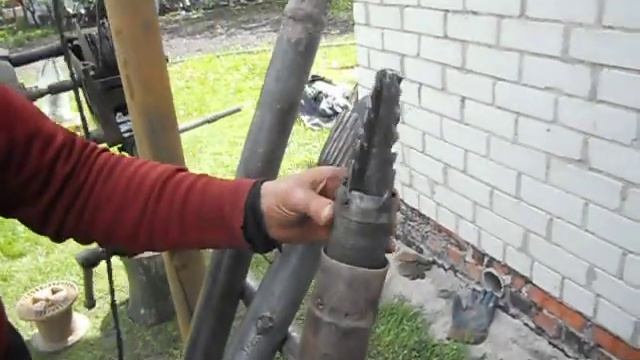 25.20 Использование специальных желонок при бурении скважины в об " Железнодорожник-2" Чернигов. смотреть онлайн