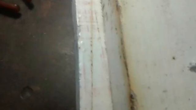 Восковая моль массово зимует в ППУ ульях.