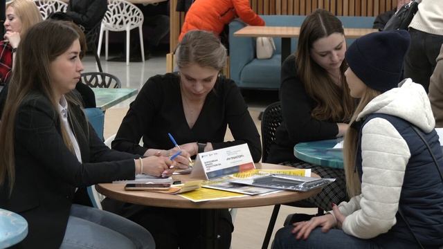 В Югре стартовала Всероссийская ярмарка трудоустройства «Работа России. Время возможностей» смотреть онлайн