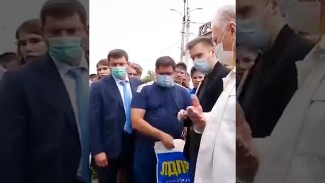 Жириновский с бабушкой - неприятный разговор. Жириновский и бабка в Истре. смотреть онлайн
