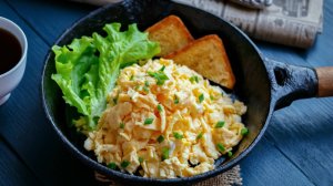 🍳 Скрэмбл — классический рецепт яичницы болтуньи на завтрак или ужин