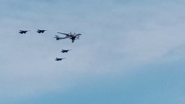 7 мая 2022 г. 11 утра.Москва.Репетиция парада Победы.(Съемка с Тверского бульвара)