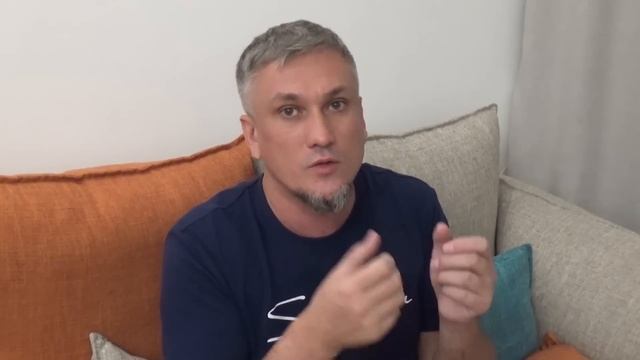 Болтовня на диване. О жизни, деньгах, распродажах и хорошем настроении смотреть онлайн