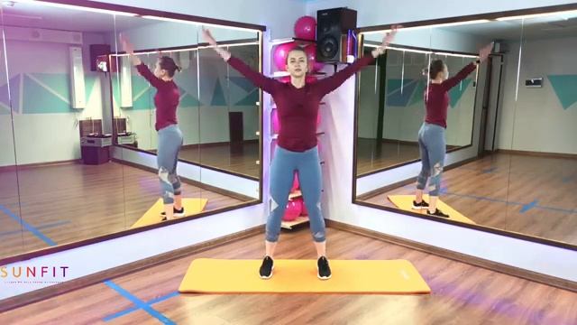 УТРЕННЯЯ ЗАРЯДКА / 15 МИНУТ ДОМА БЕЗ ОБОРУДОВАНИЯ / SUNFIT смотреть онлайн