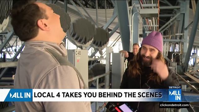 A behind-the-scenes look at how Ford Field prepares for big games смотреть онлайн