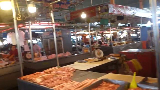 Рынок у Колизея в Паттайе. Мясо - рыба смотреть онлайн