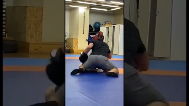 У чемпиона есть имя и его имя Рамазан Леонов смотреть онлайн