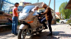 Поднимаю BMW K1200LT