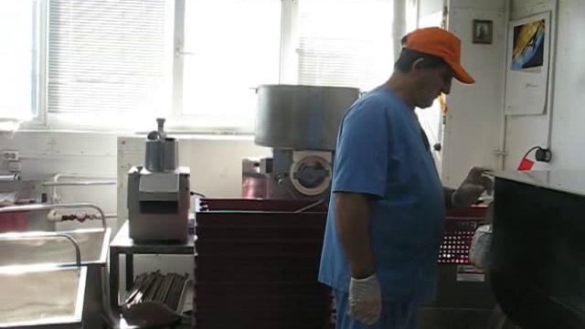 Фаршемешалка (фаршемес) ИПКС-019-150(Н) на производстве полукопченой колбасы. смотреть онлайн