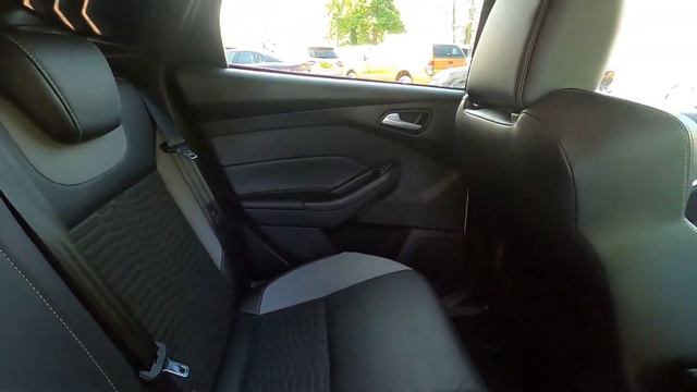 2015 (15) Ford Focus 2.0T EcoBoost ST-2