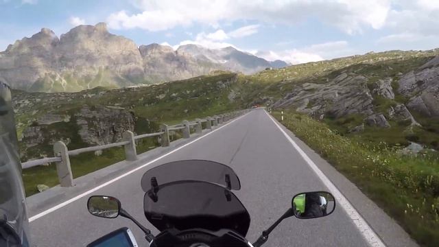 Passo San Bernardino on Honda CBF 1000 смотреть онлайн