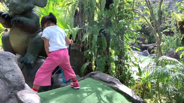 Dino Park Mini Golf Phuket смотреть онлайн