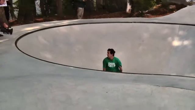 Spots - The Bowl смотреть онлайн