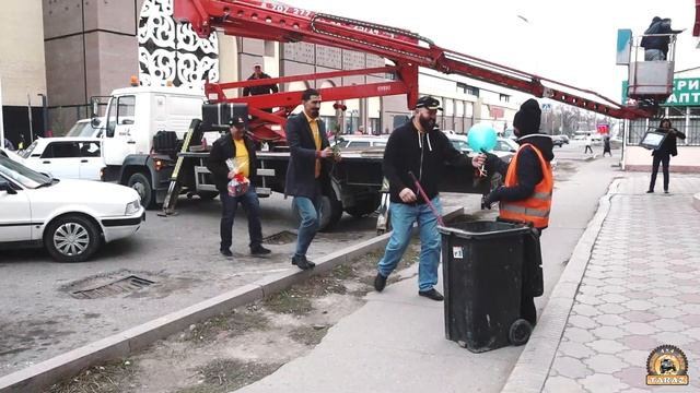 САМОЕ ОРИГИНАЛЬНОЕ ПОЗДРАВЛЕНИЕ С 8 МАРТА! смотреть онлайн