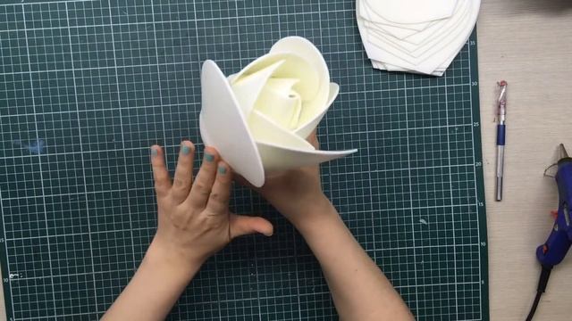 Мастер-класс настольный светильник из изолона 1 часть / DIY table lamp flower 1 part смотреть онлайн