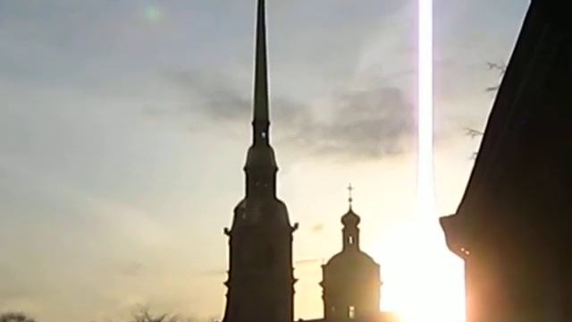 Вечерний колокол в Петропавловской крепости смотреть онлайн