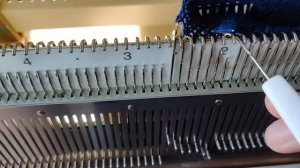 Двойная шапка бини без швов на вязальной машине | Вяжем на машине из пуха норки | Мастер-класс