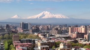 Ереван. вид на гору Арарат. Красивое.