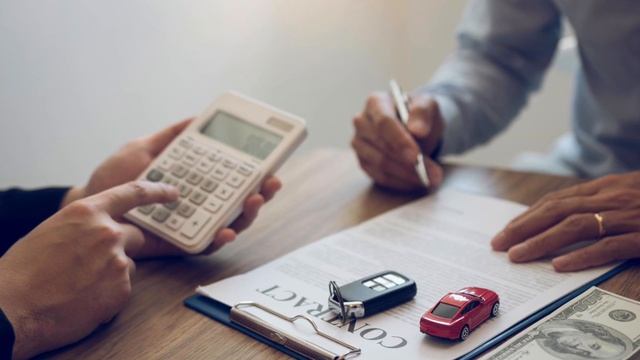 Stop Buying 8 Things To Get Rich смотреть онлайн