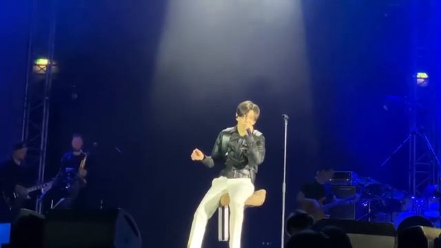 Dimash Qudaibergen - Autumn Strong 秋意濃 Осенняя печаль (Kazan 20.02.2020) [Fancam] Димаш Кудайберген смотреть онлайн