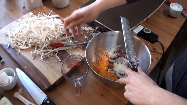 The Best Enoki Mushroom Recipe (Enoki "Pancakes" - So Tasty!) смотреть онлайн