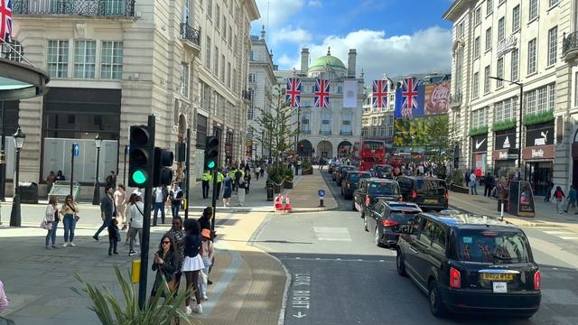 Experience London from a Double-Decker Bus: Coronation Weekend Bus Ride from SW to NW London- Bus 8 смотреть онлайн